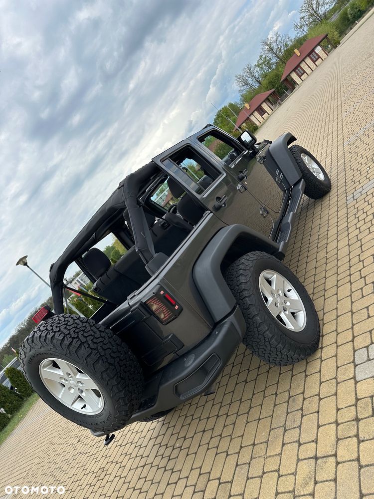 Jeep Wrangler 3.6 Unlim Rubicon - 12