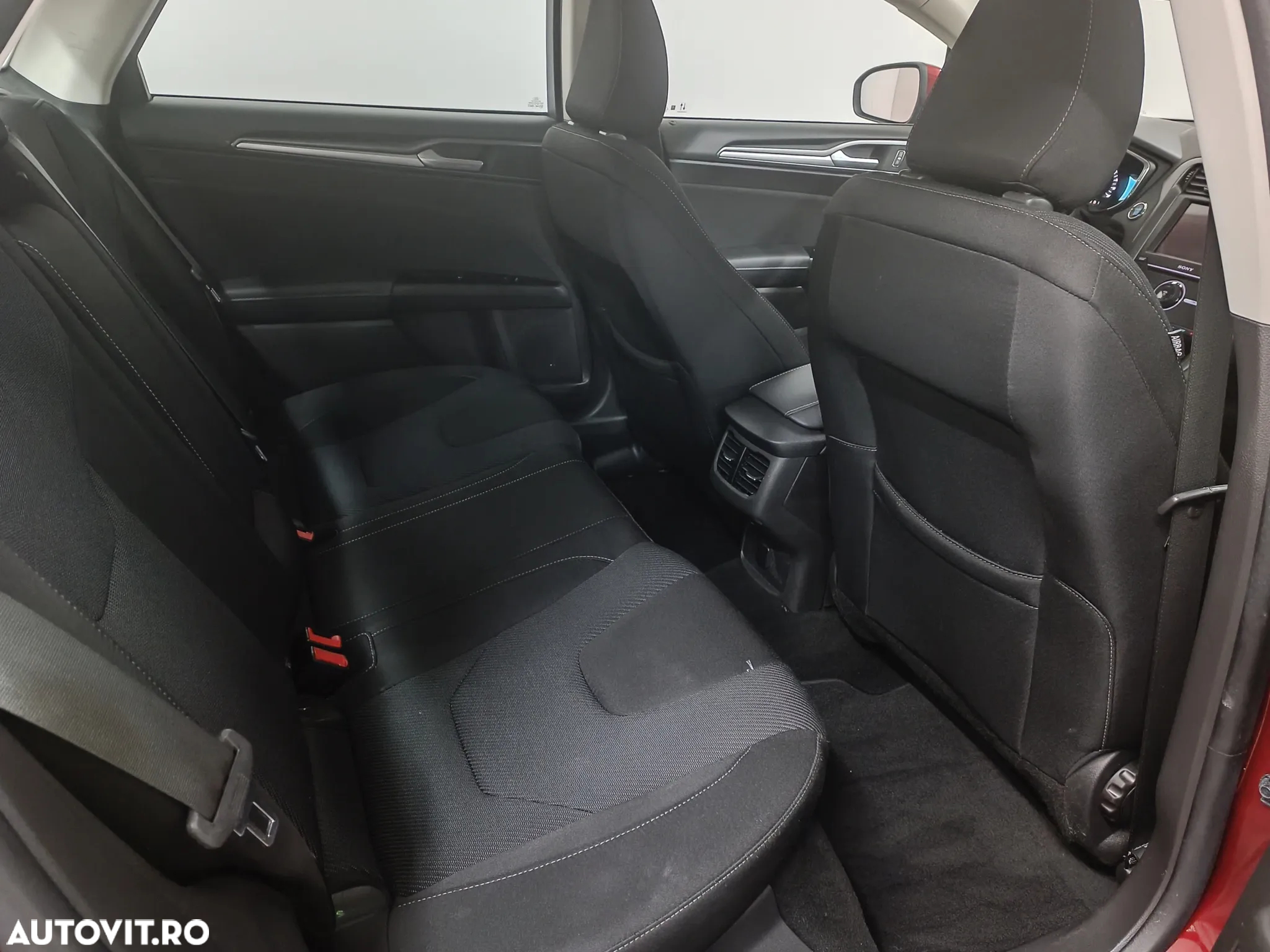 Ford Mondeo 2.0 Hybrid - 22