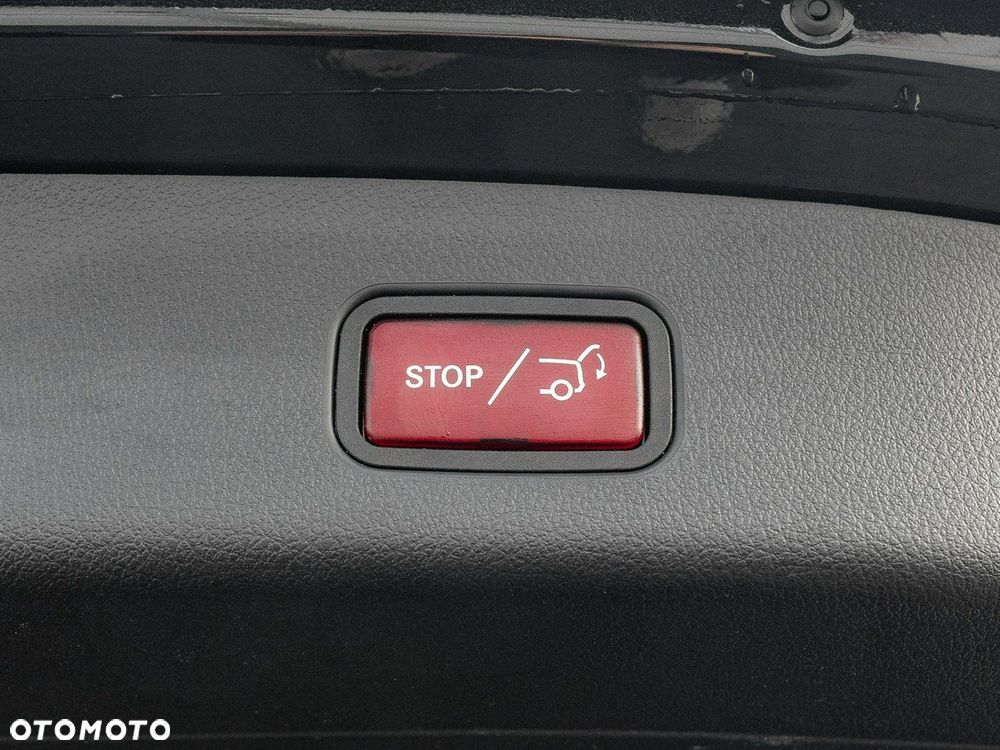 Mercedes-Benz GLC - 24