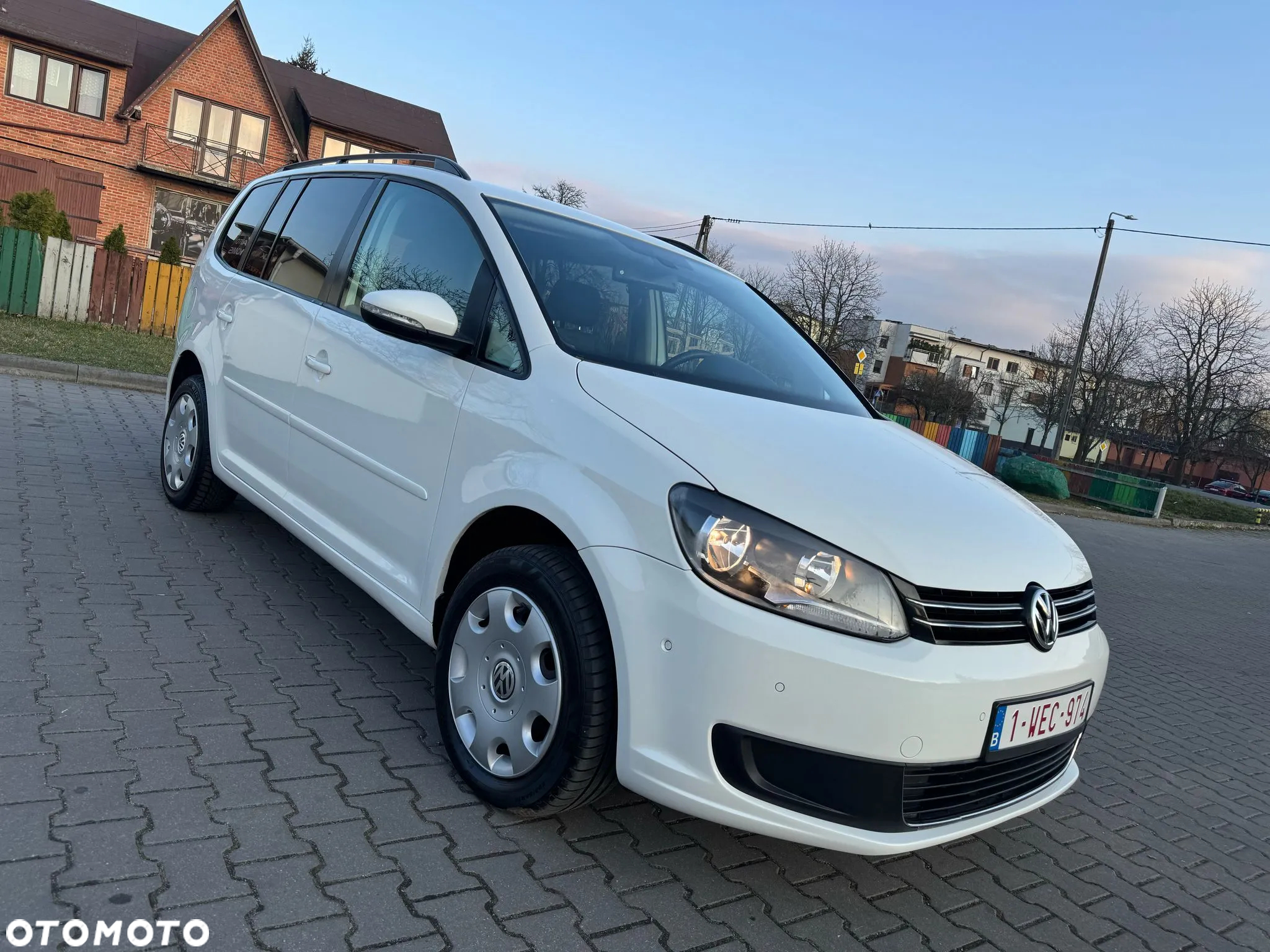 Volkswagen Touran - 16
