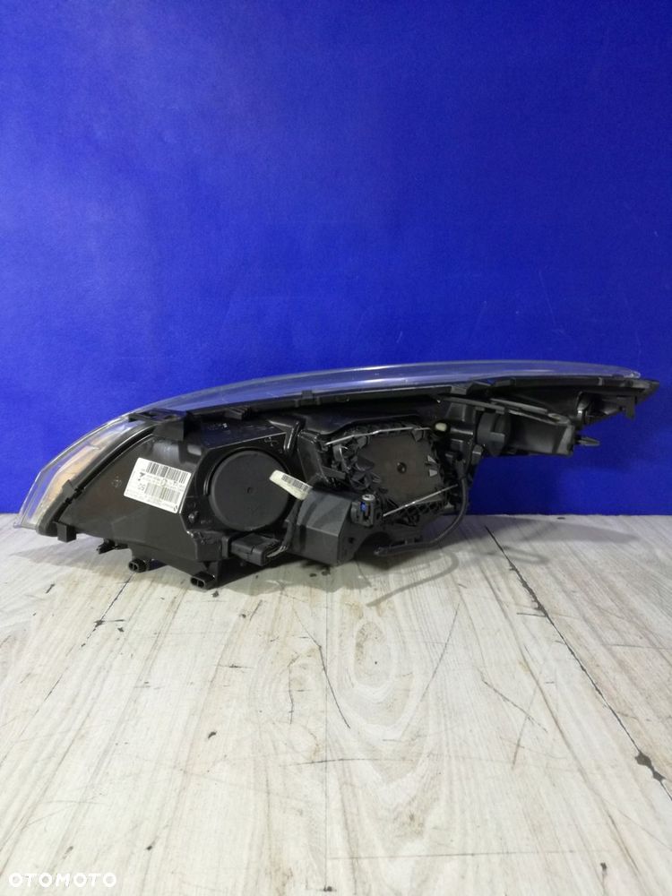 Renault Megane III 3 Lift 2013/2016 lampa przód prawa Anglik - 4