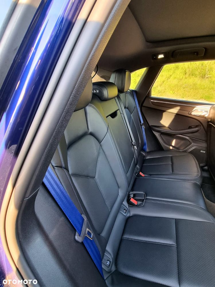 Porsche Macan T - 12