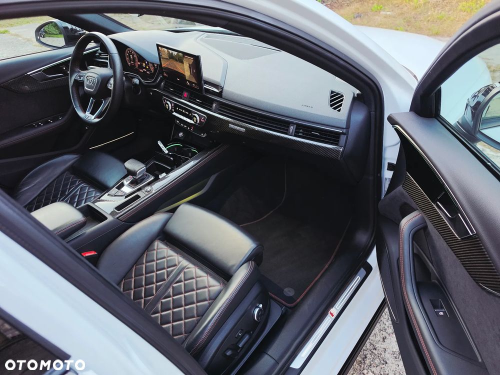 Audi A4 Avant 45 TFSI quattro S tronic S line - 24
