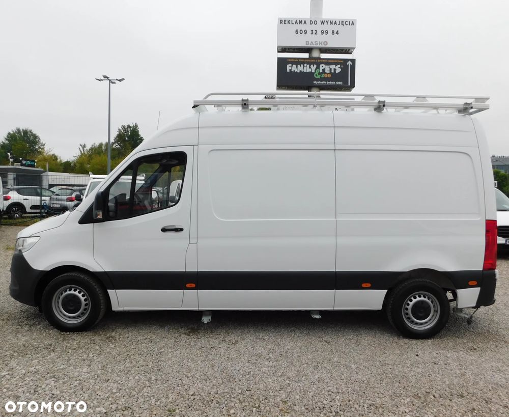 Mercedes-Benz Sprinter - 12