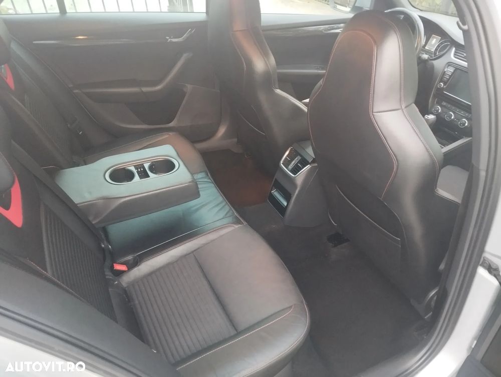 Skoda Octavia 2.0 TDI RS - 22