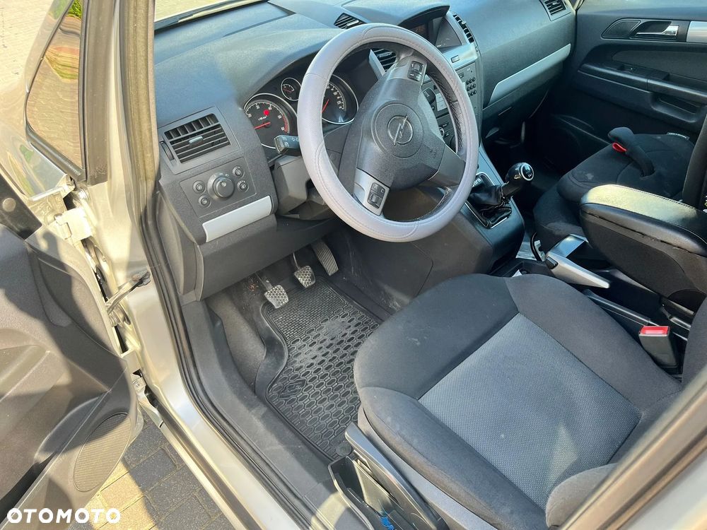 Opel Zafira 1.9 CDTI Enjoy - 28
