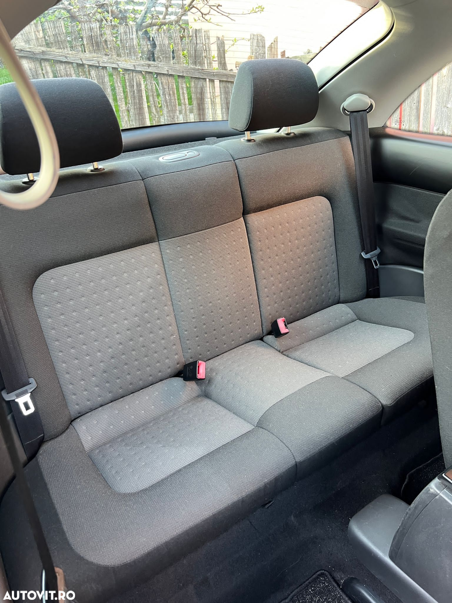 Volkswagen New Beetle - 17