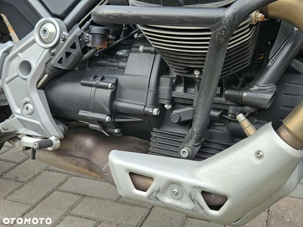 Moto Guzzi V85 - 20