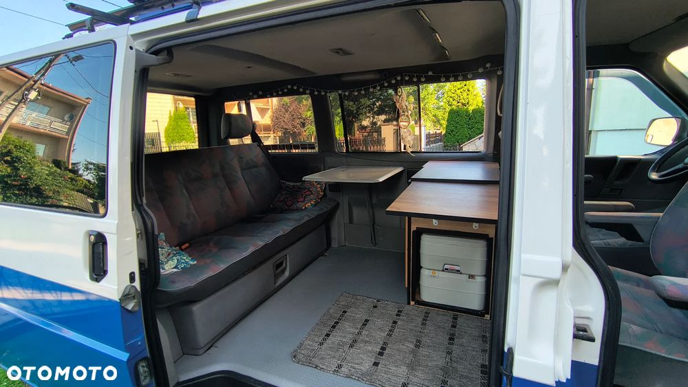 Volkswagen Multivan - 30