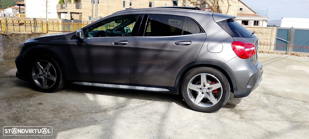Mercedes-Benz GLA 220 CDi AMG Line 4-Matic - 9