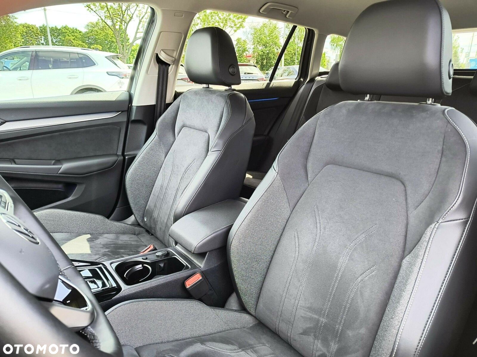 Volkswagen Golf - 11