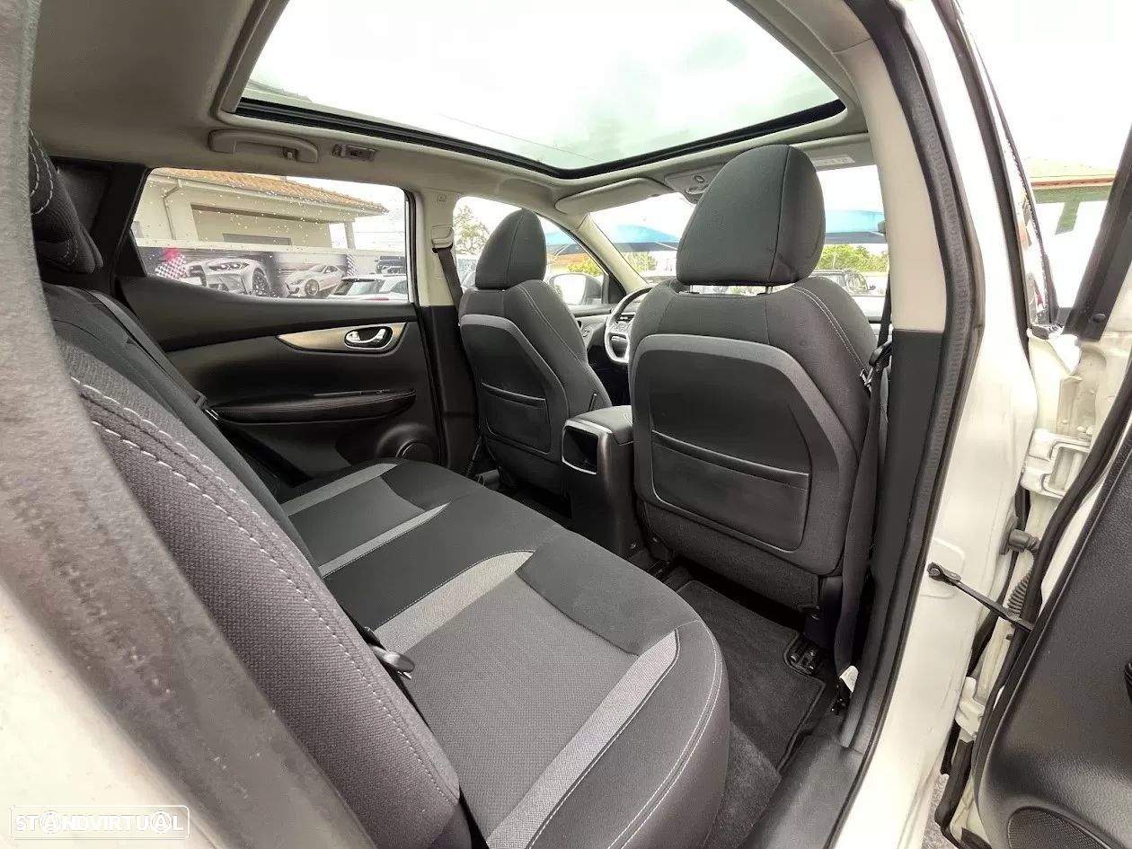 Nissan Qashqai 1.5 dCi N-Connecta 18 - 35