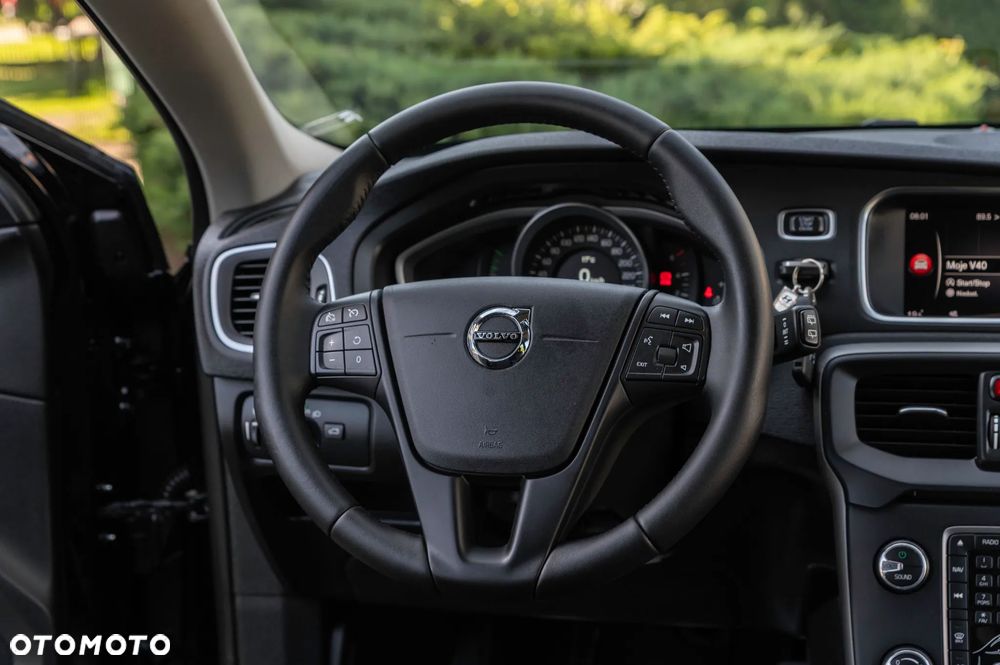 Volvo V40 D2 Momentum - 23