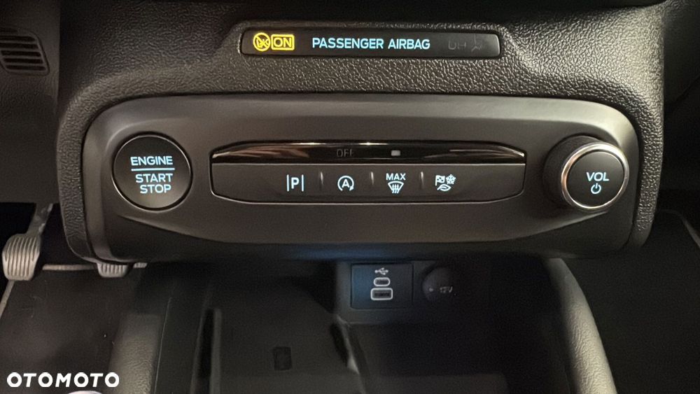 Ford Focus 1.0 EcoBoost mHEV Titanium X - 24