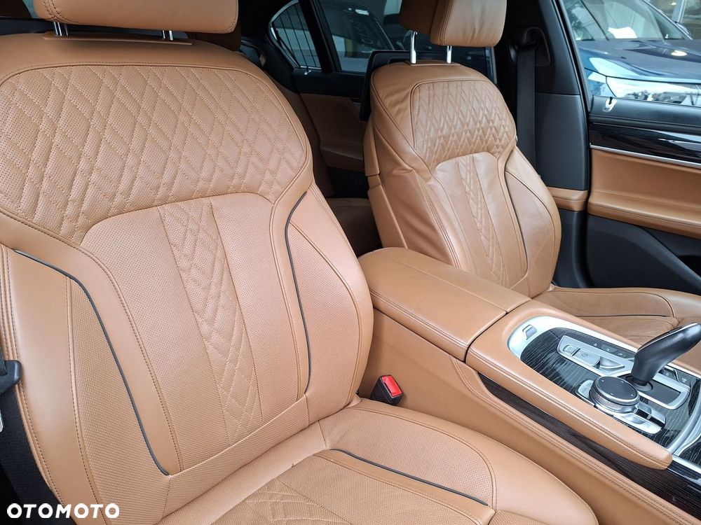 BMW Seria 7 750Ld xDrive - 28