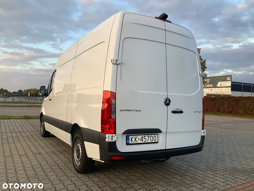 Mercedes-Benz Sprinter 317 - 4
