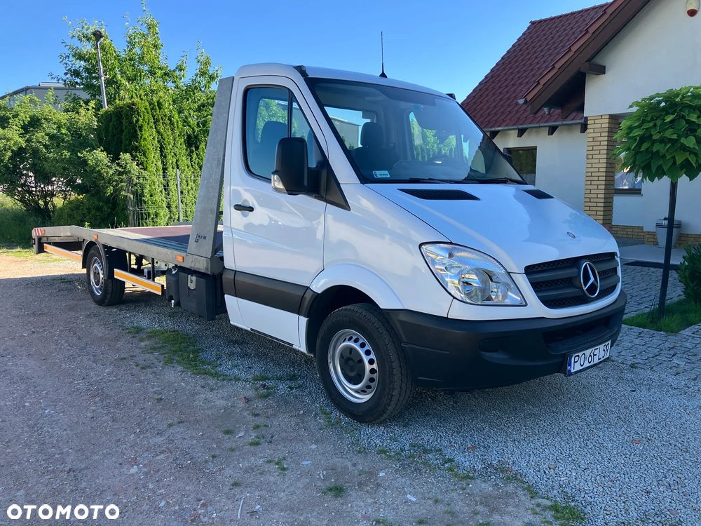 Mercedes-Benz Sprinter - 11