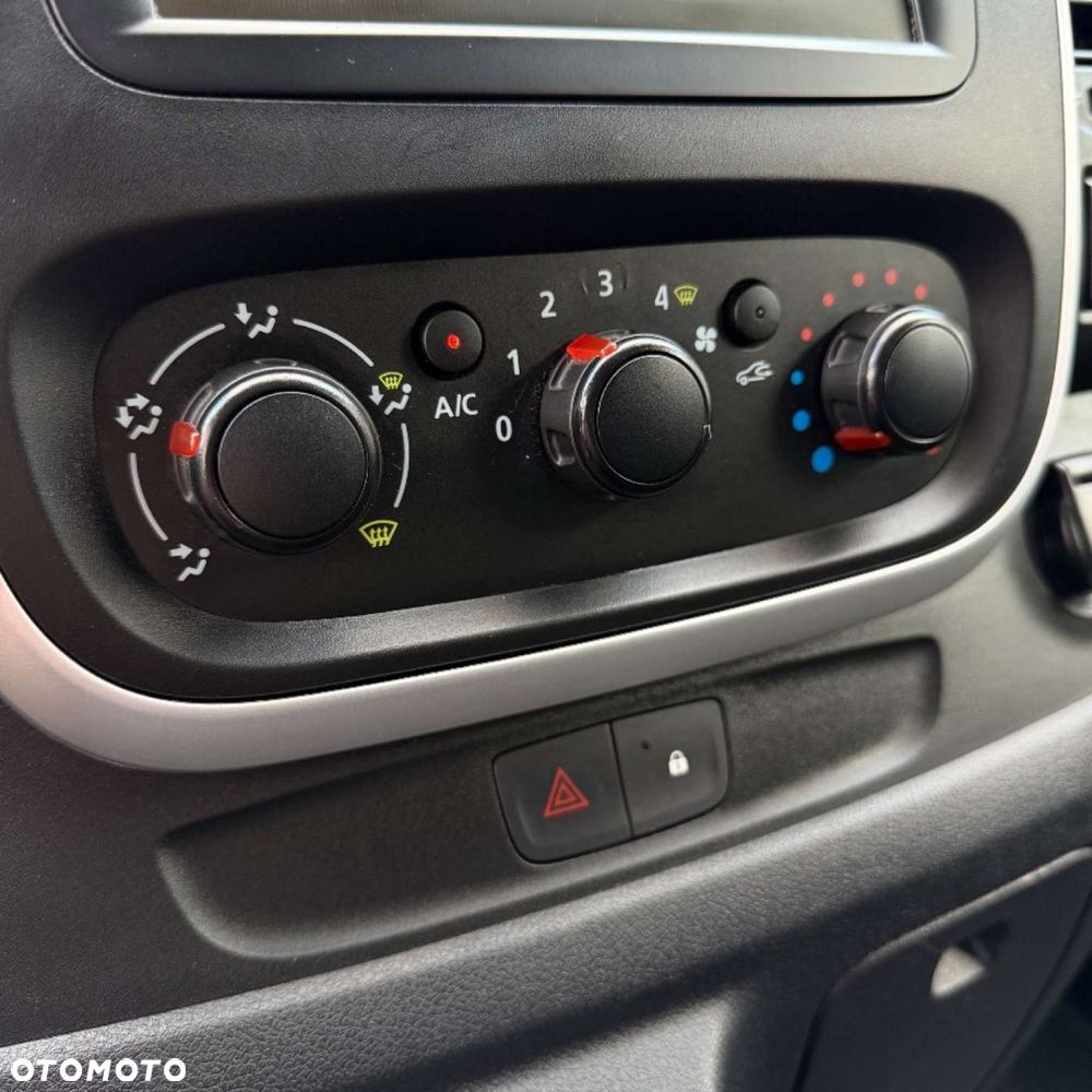 Renault Trafic - 30