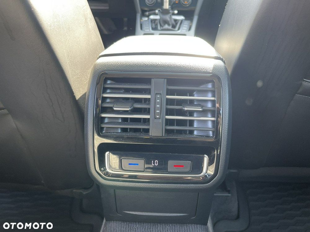 Volkswagen Passat 2.0 TDI EVO Elegance DSG - 15