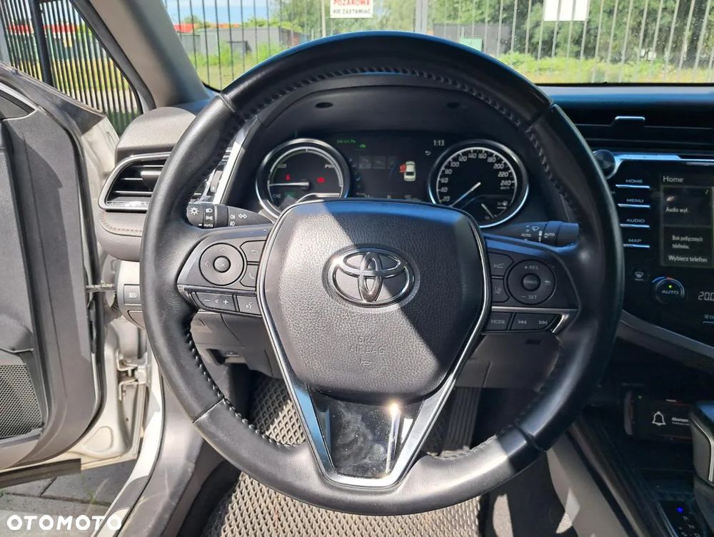 Toyota Camry 2.5 Hybrid Executive CVT - 14