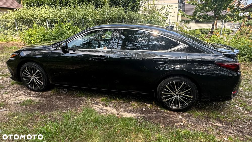 Lexus ES 300h Prestige - 5