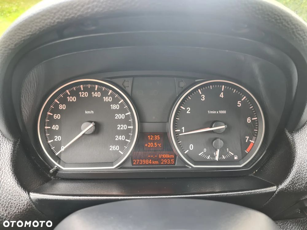 BMW Seria 1 120i - 39