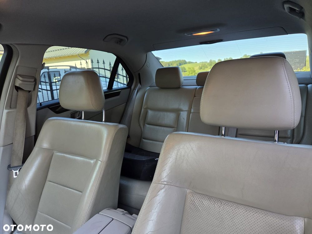 Mercedes-Benz Klasa E 220 CDI DPF BlueEFFICIENCY Automatik - 7