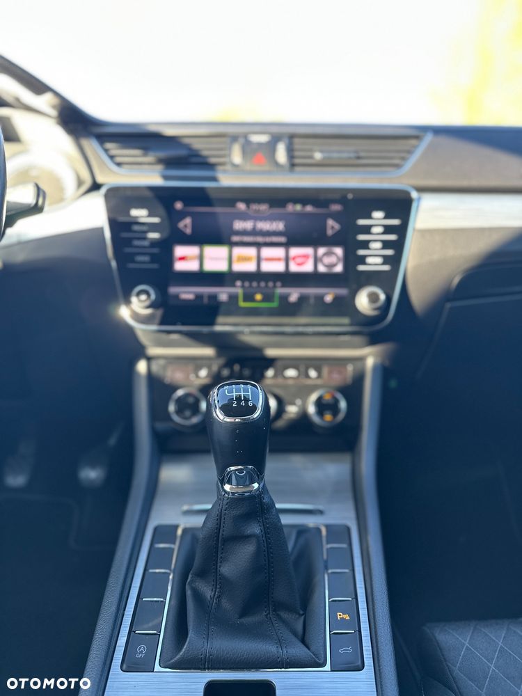 Skoda Superb 2.0 TDI SCR Ambition - 15