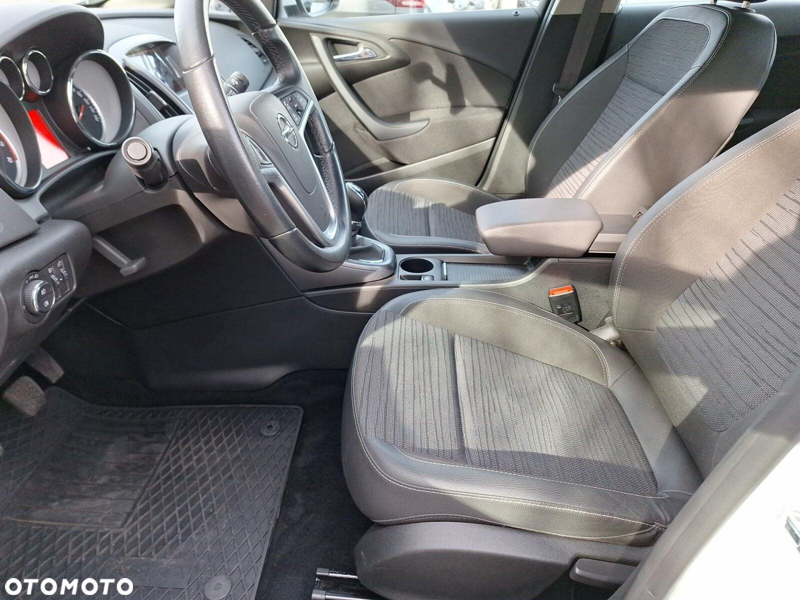 Opel Astra IV 1.4 T Active EU6 - 11
