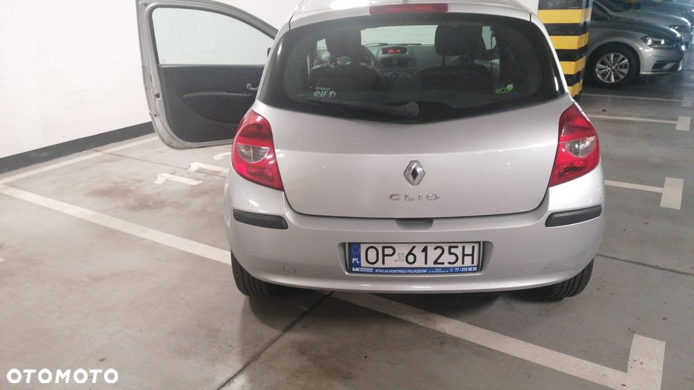Renault Clio 1.2 16V Alize - 5