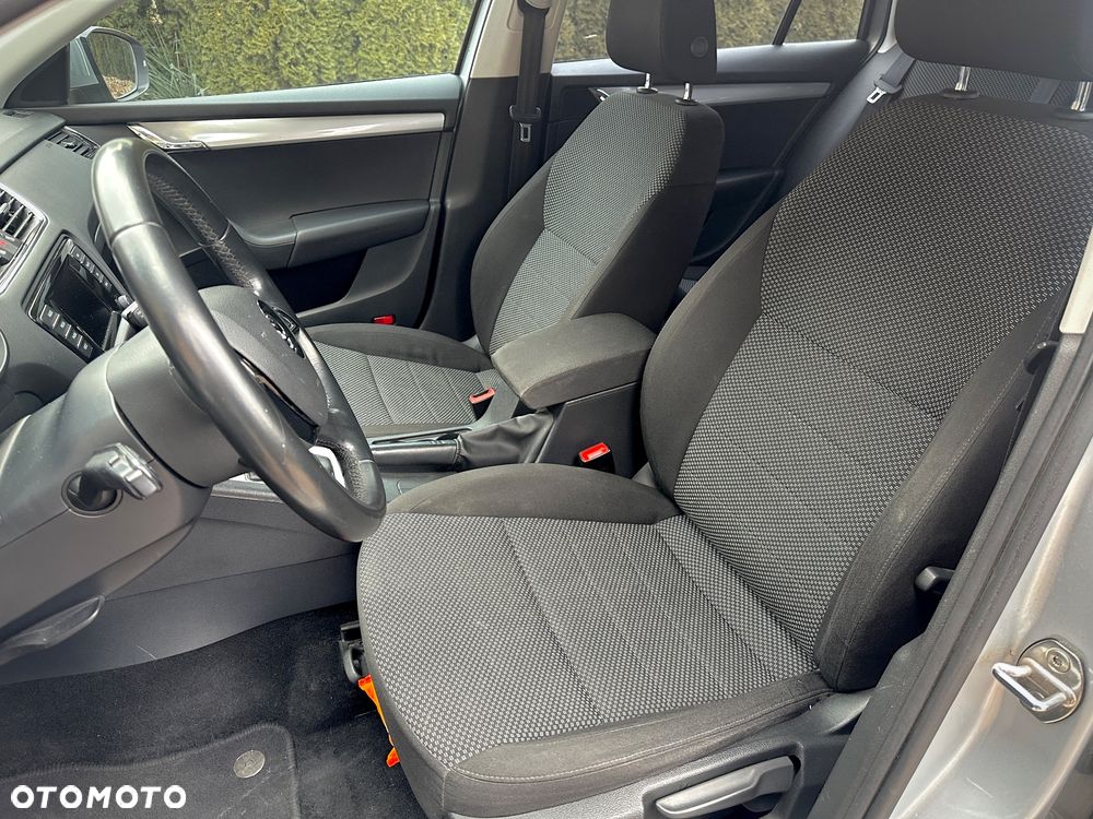 Skoda Octavia 1.6 TDI Elegance DSG - 24