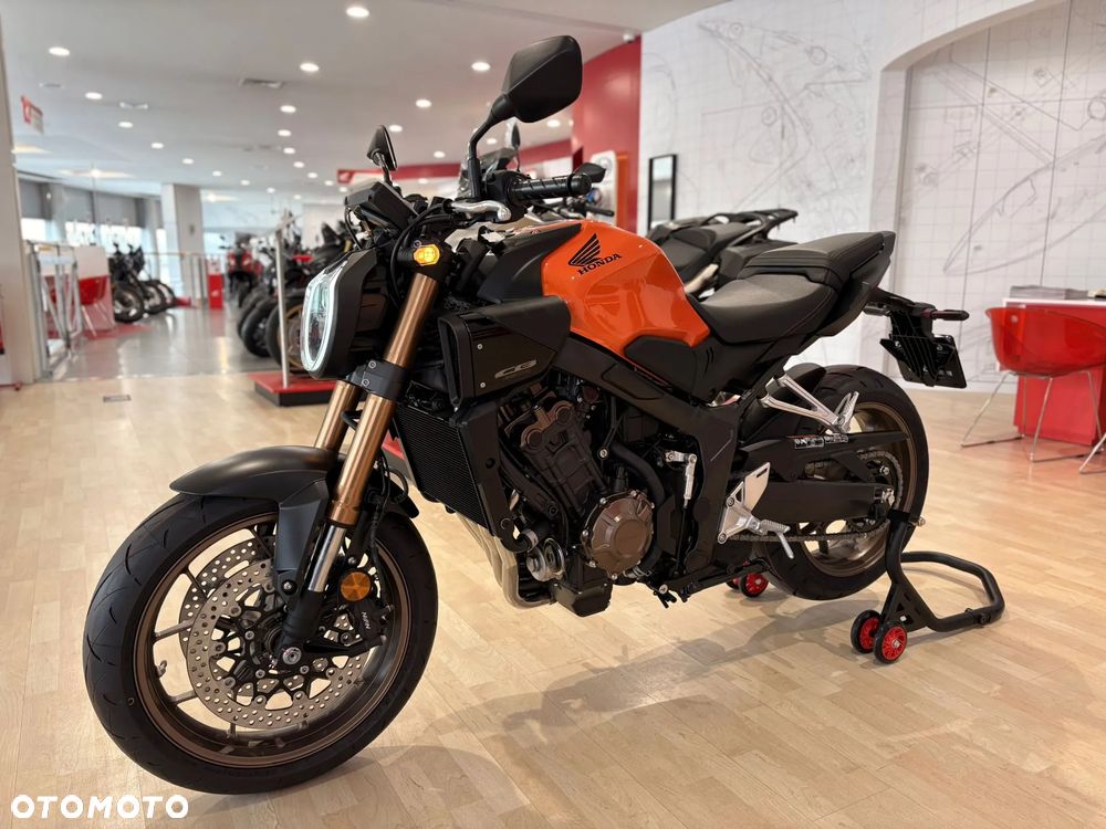 Honda CB - 8