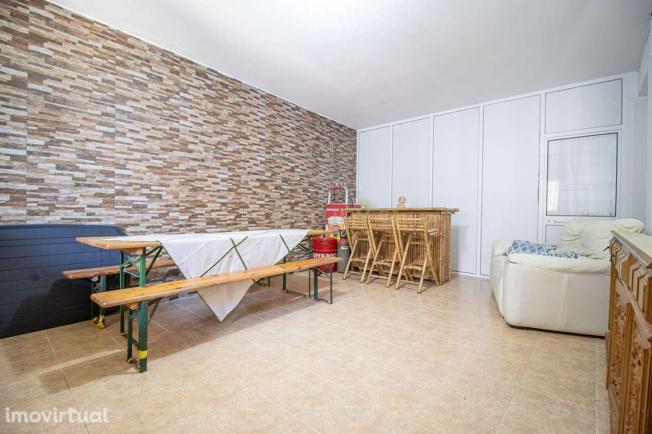 Moradia T2 com sótão, localizada no centro da Vila do Paião - Grande imagem: 5/36