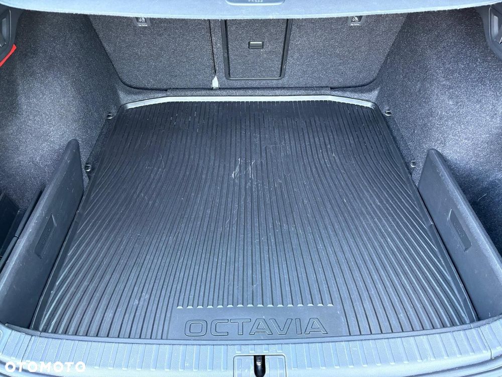 Skoda Octavia 2.0 TSI 4x4 Scout DSG - 31