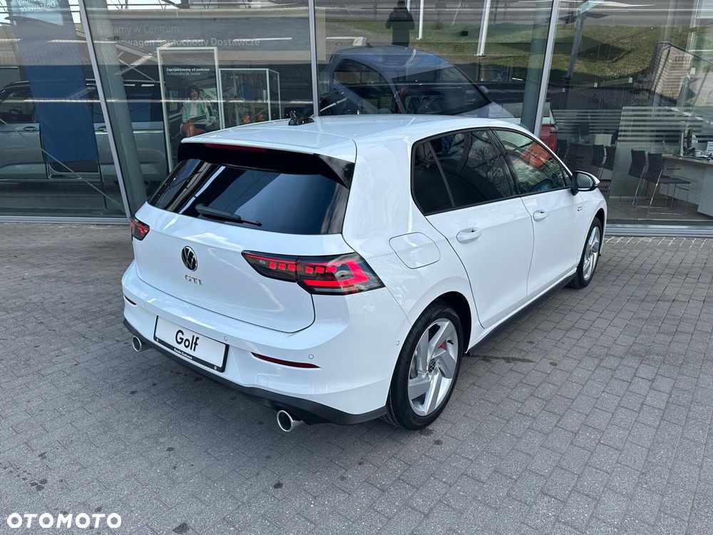 Volkswagen Golf - 9