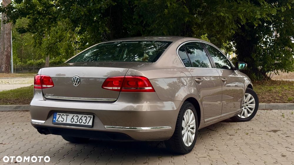 Volkswagen Passat 1.8 TSI Exclusive - 28