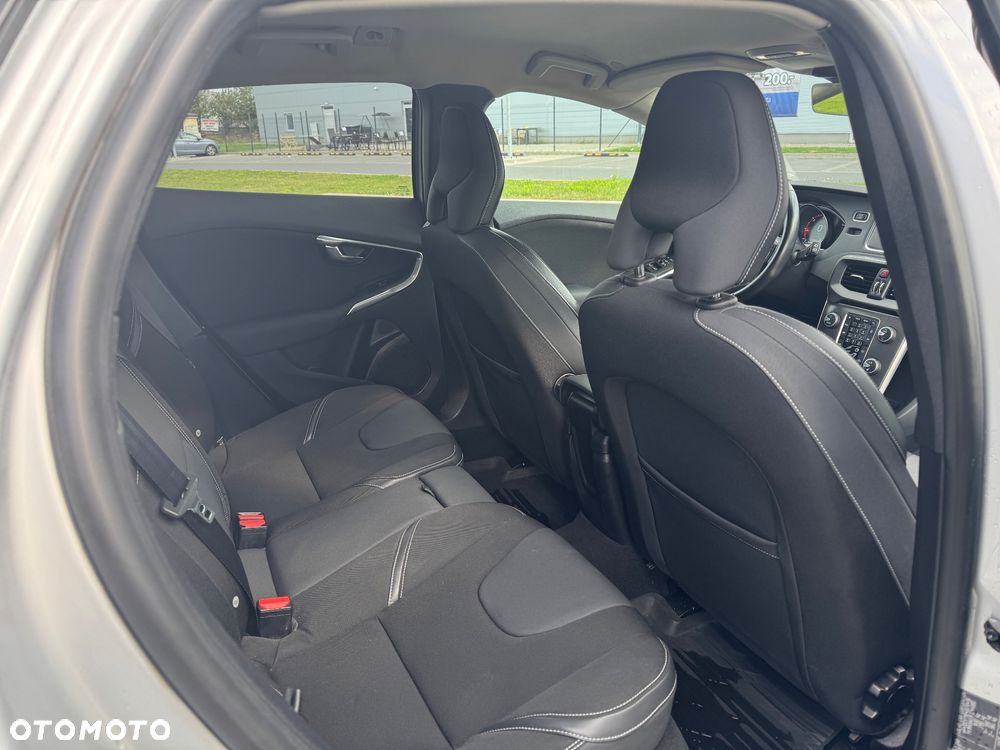 Volvo V40 D2 Momentum - 11