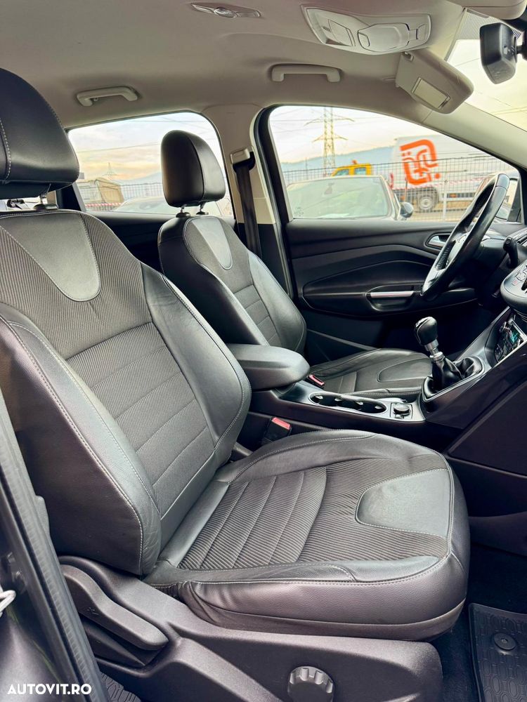 Ford Kuga 2.0 TDCi 2x4 Titanium - 6