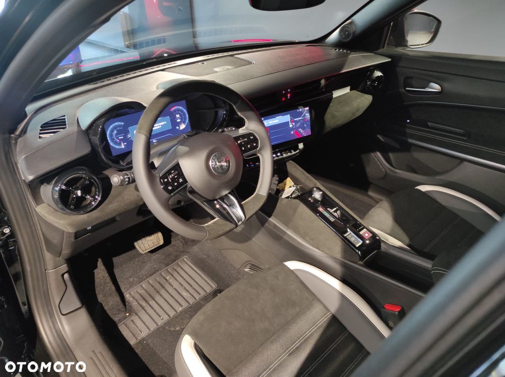 Alfa Romeo Junior 1.2 mHEV Sport Speciale eDCT - 18