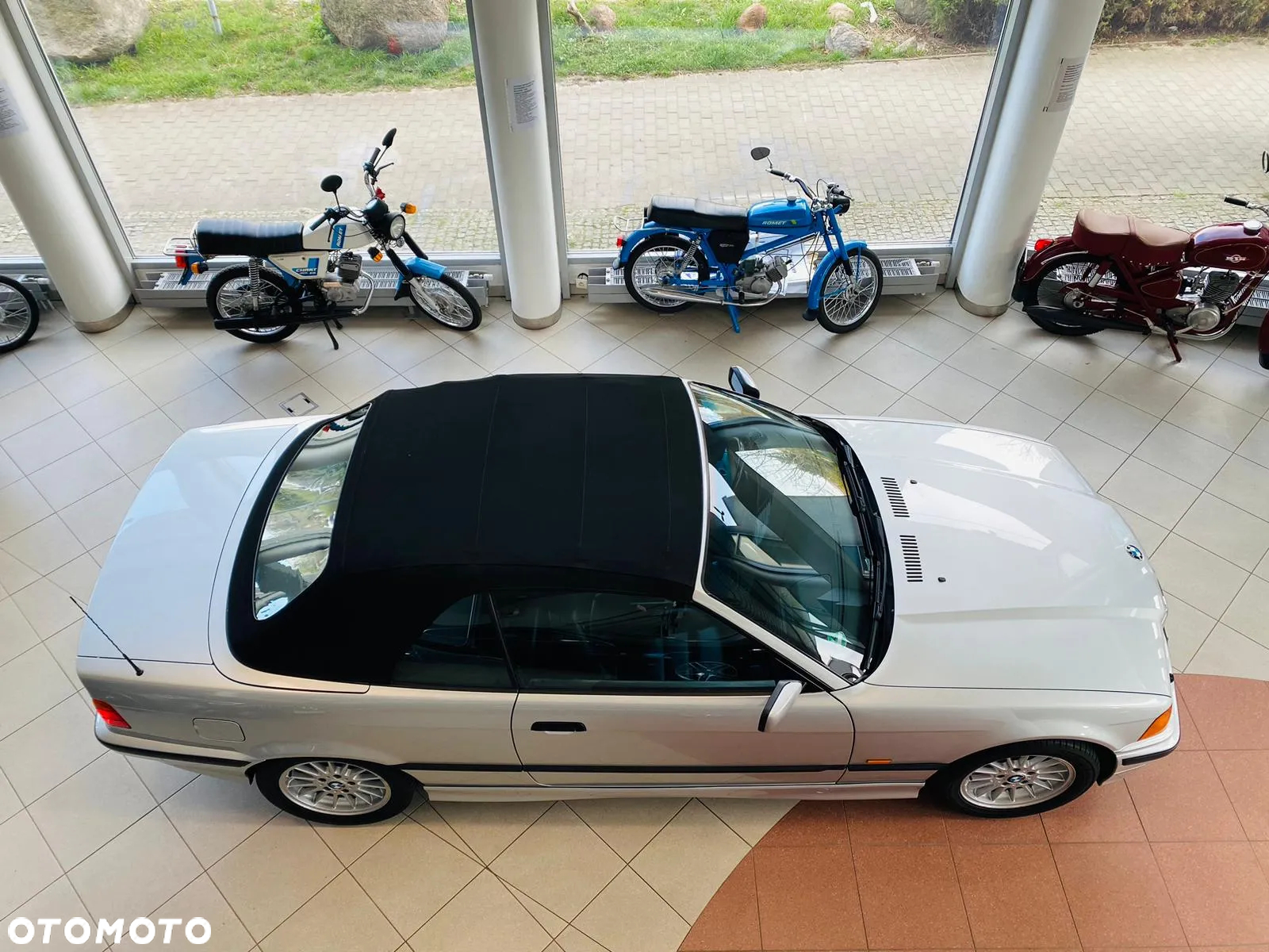 BMW Seria 3 318i Cabriolet - 2