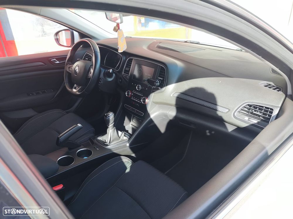 Renault Mégane Sport Tourer BLUE dCi 115 BUSINESS EDITION - 18