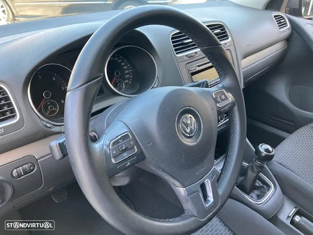 VW Golf 1.6 TDi Highline - 11