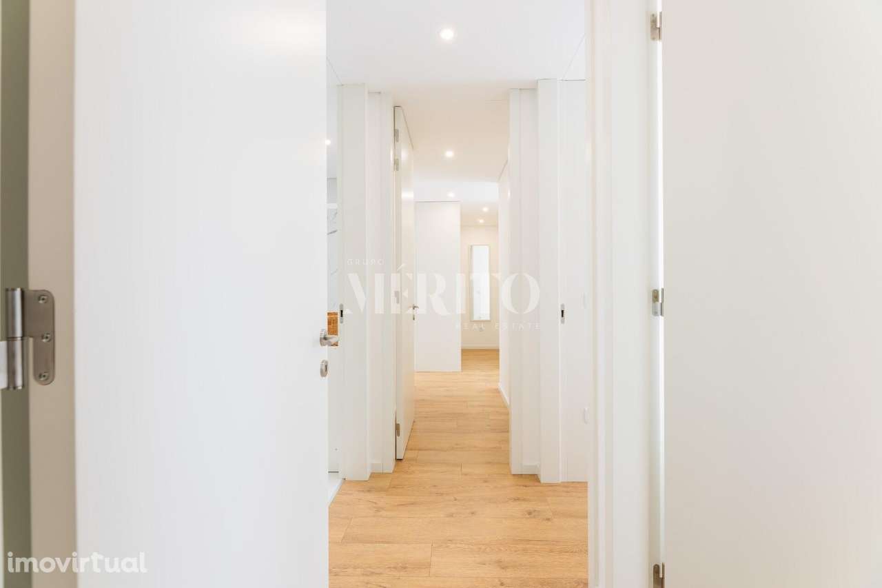 Apartamento T3 semi-novo com garagem fechada para dois carros - Grande imagem: 5/21