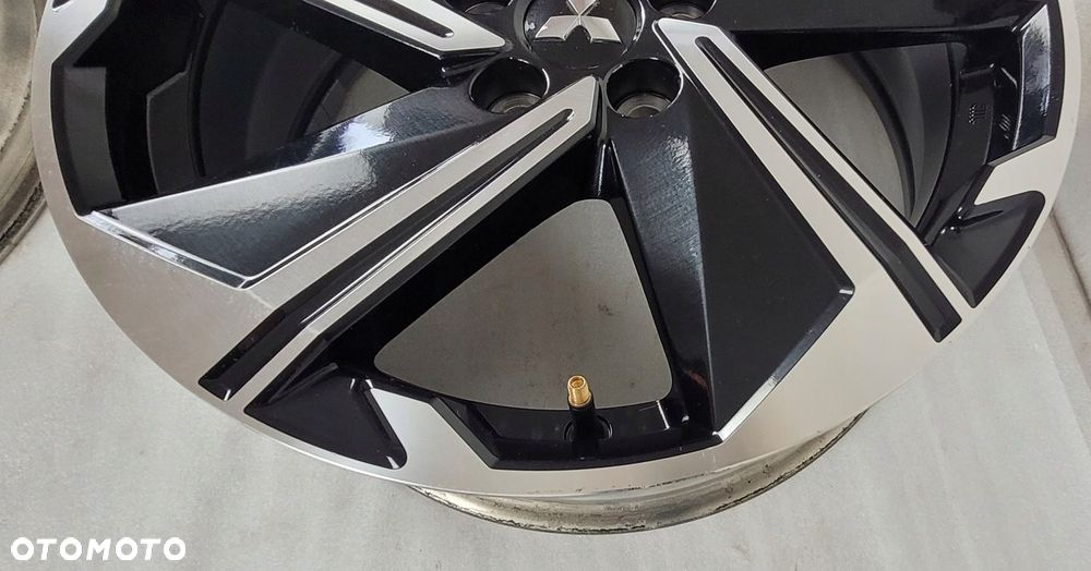 FELGI MITSUBISHI OUTLANDER ASX ECLIPSE CROSS 7x18 18 ET38 5x114,3 - 9