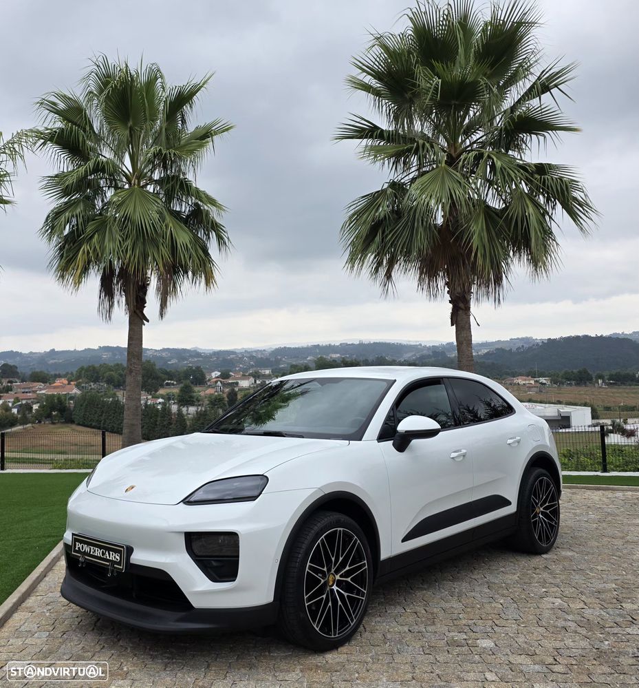 Porsche Macan Electric - 3