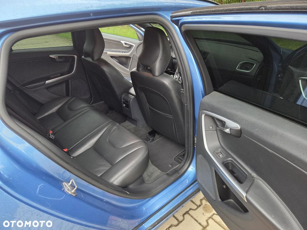 Volvo V60 D3 Momentum - 13