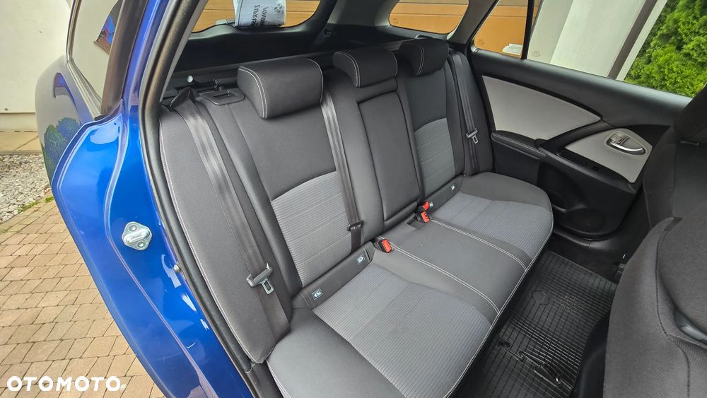 Toyota Avensis - 32