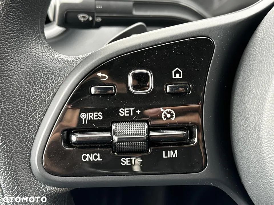 Mercedes-Benz Sprinter - 16