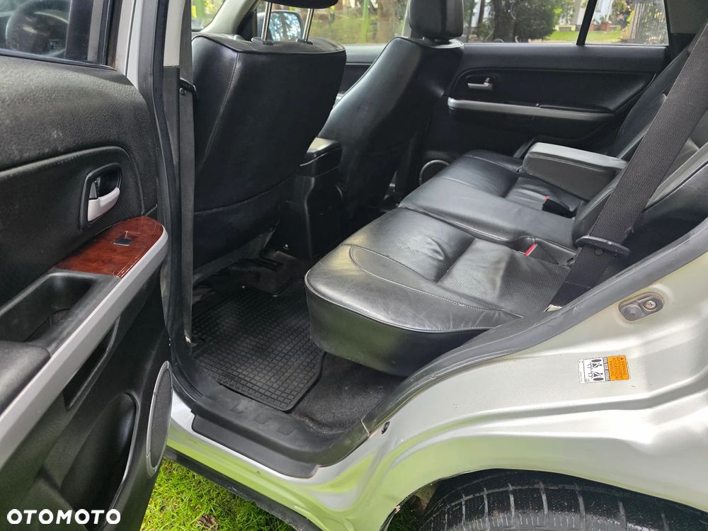 Suzuki Grand Vitara 1.9 DDiS Comfort + DPF Family - 10