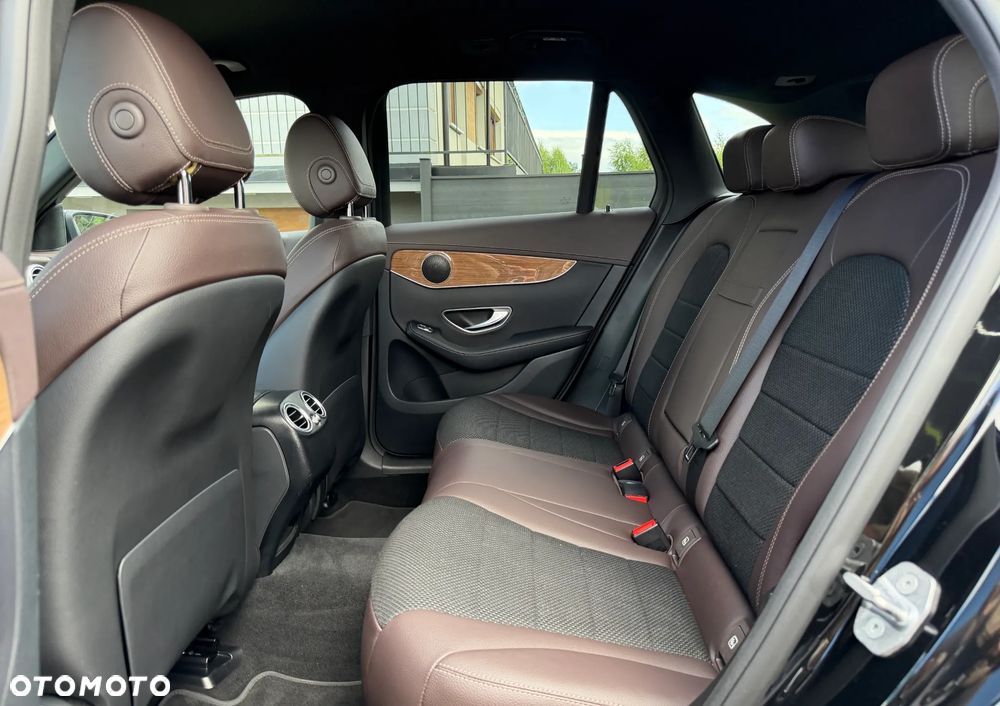 Mercedes-Benz GLC - 27